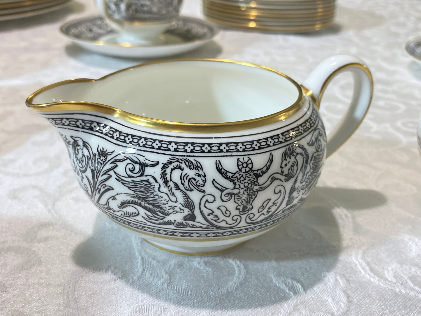 65 pcs Wedgwood Florentine Black bone china dinnerware set for 12, W4312, nice!