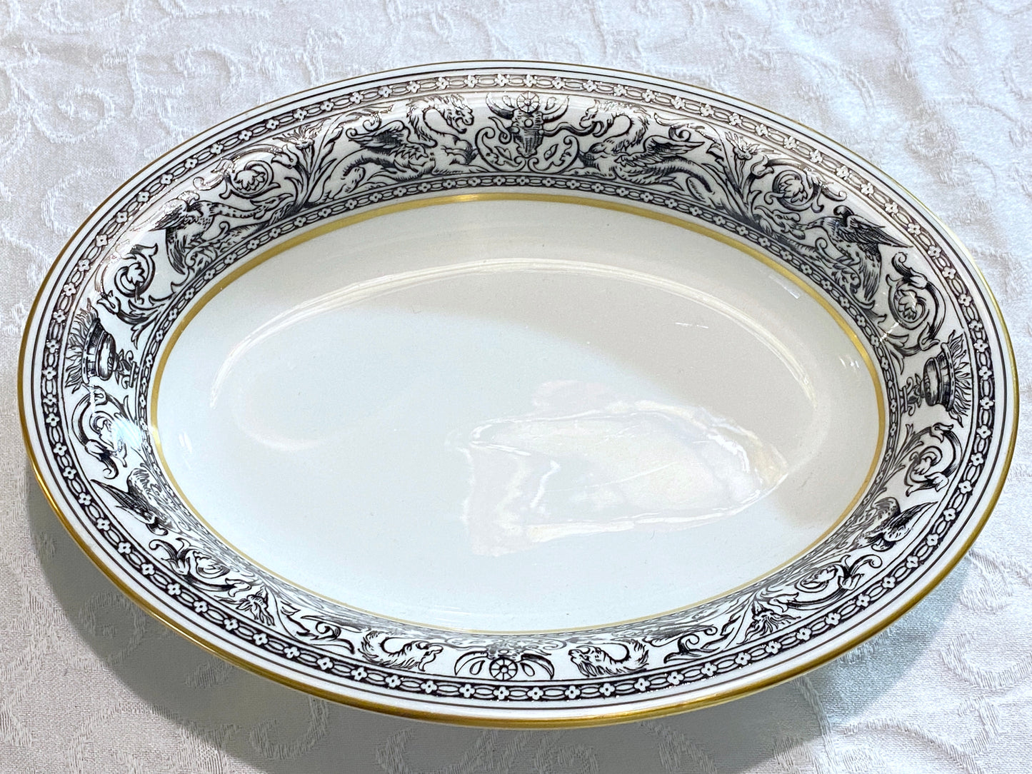 65 pcs Wedgwood Florentine Black bone china dinnerware set for 12, W4312, nice!