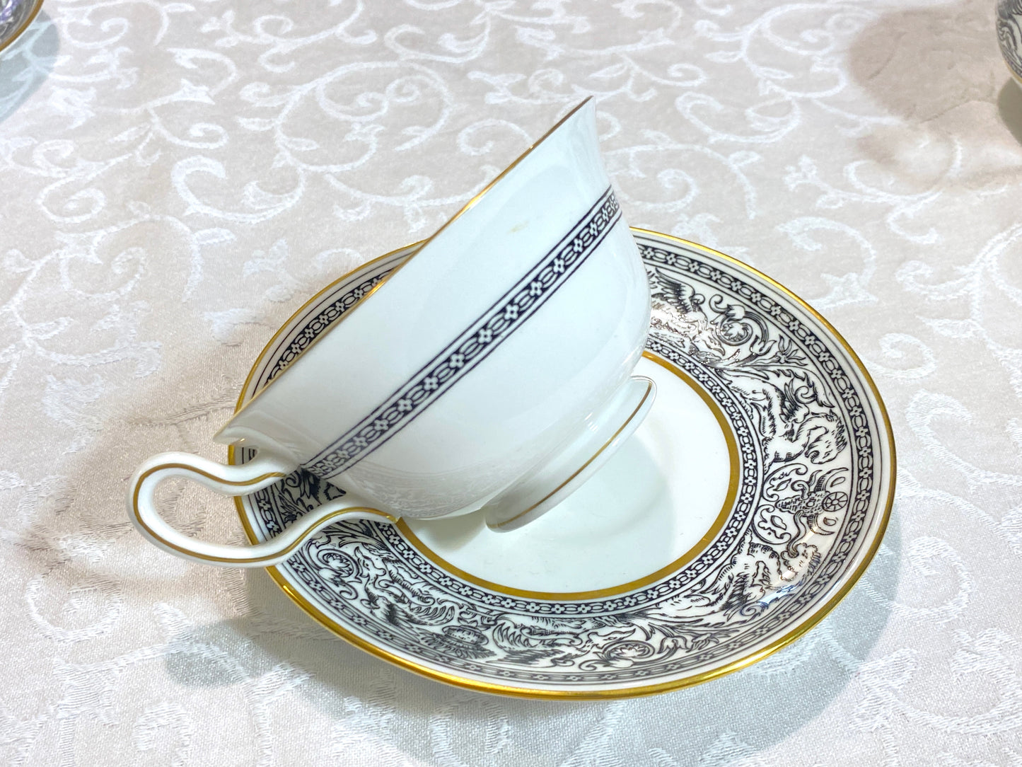 65 pcs Wedgwood Florentine Black bone china dinnerware set for 12, W4312, nice!