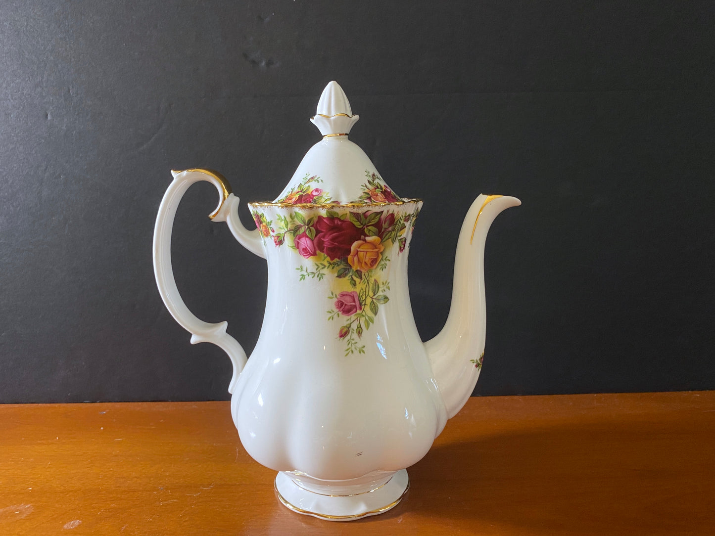 Royal Albert "Old Country Roses" tea service, 25 pcs, Bone china, made in England, Y1962, roses motif and gold trim, MINT!