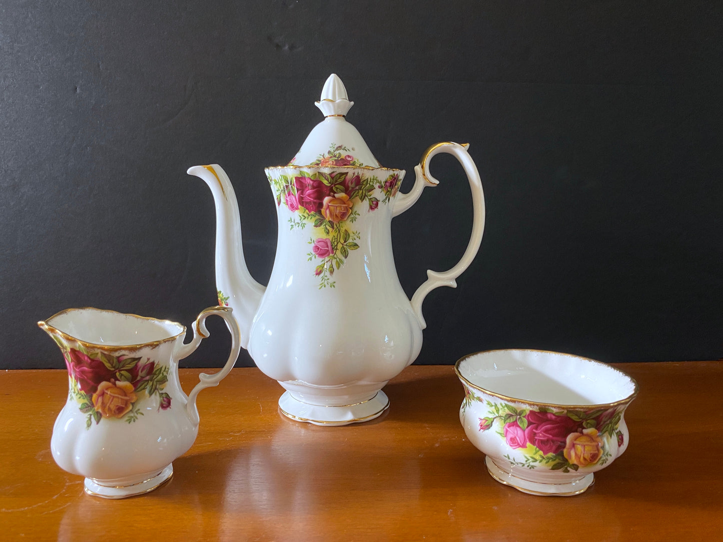 Royal Albert "Old Country Roses" tea service, 25 pcs, Bone china, made in England, Y1962, roses motif and gold trim, MINT!