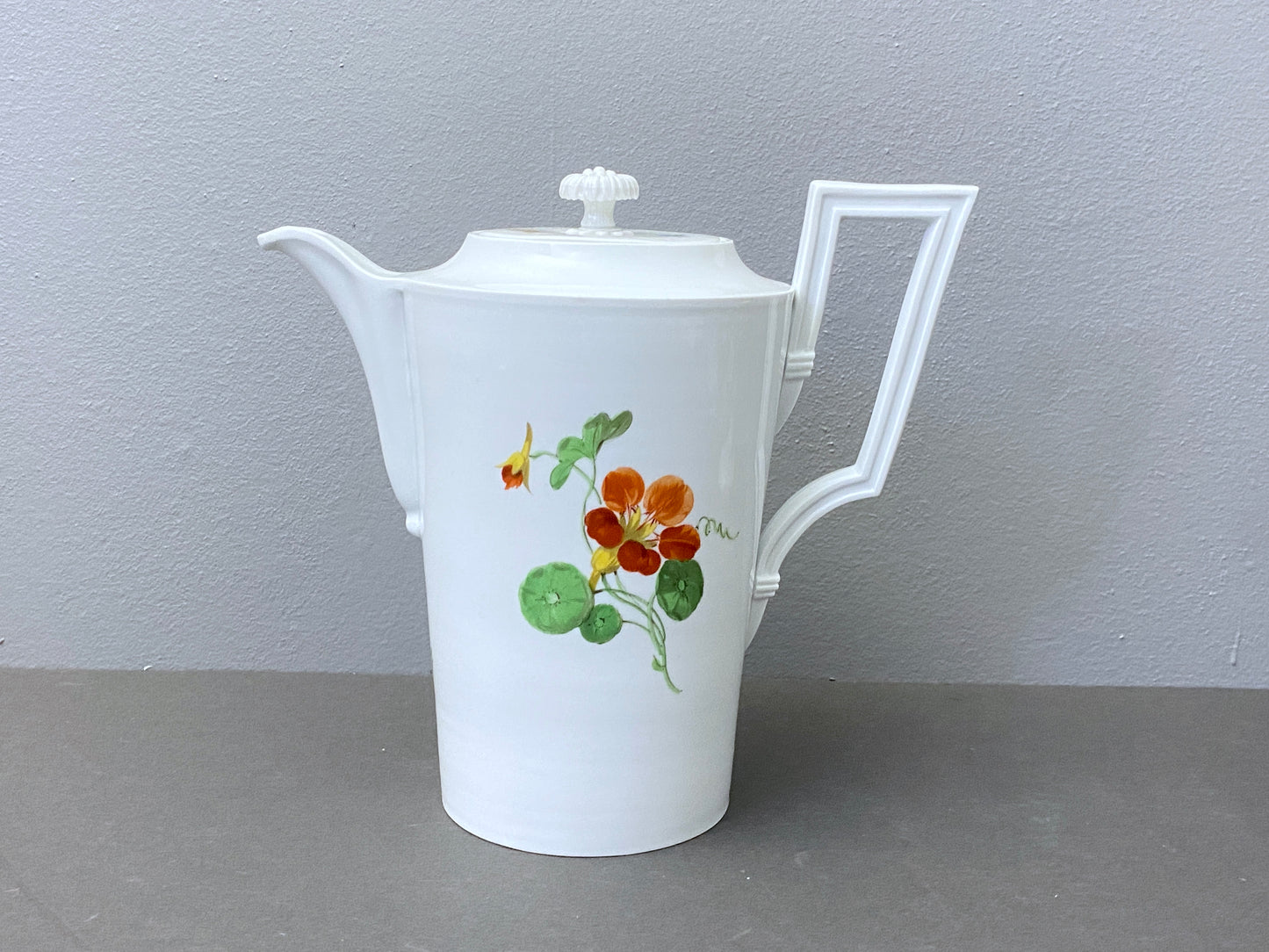 Meissen Coffee Pot, Bauhaus art deco style, hand-Painted Floral,Crossed Swords, 1920s, holds 5.5 cups/1300ml