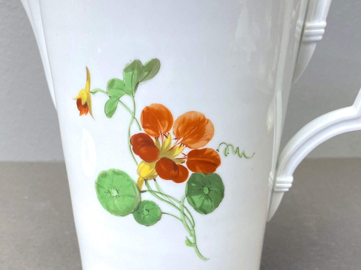Meissen Coffee Pot, Bauhaus art deco style, hand-Painted Floral,Crossed Swords, 1920s, holds 5.5 cups/1300ml