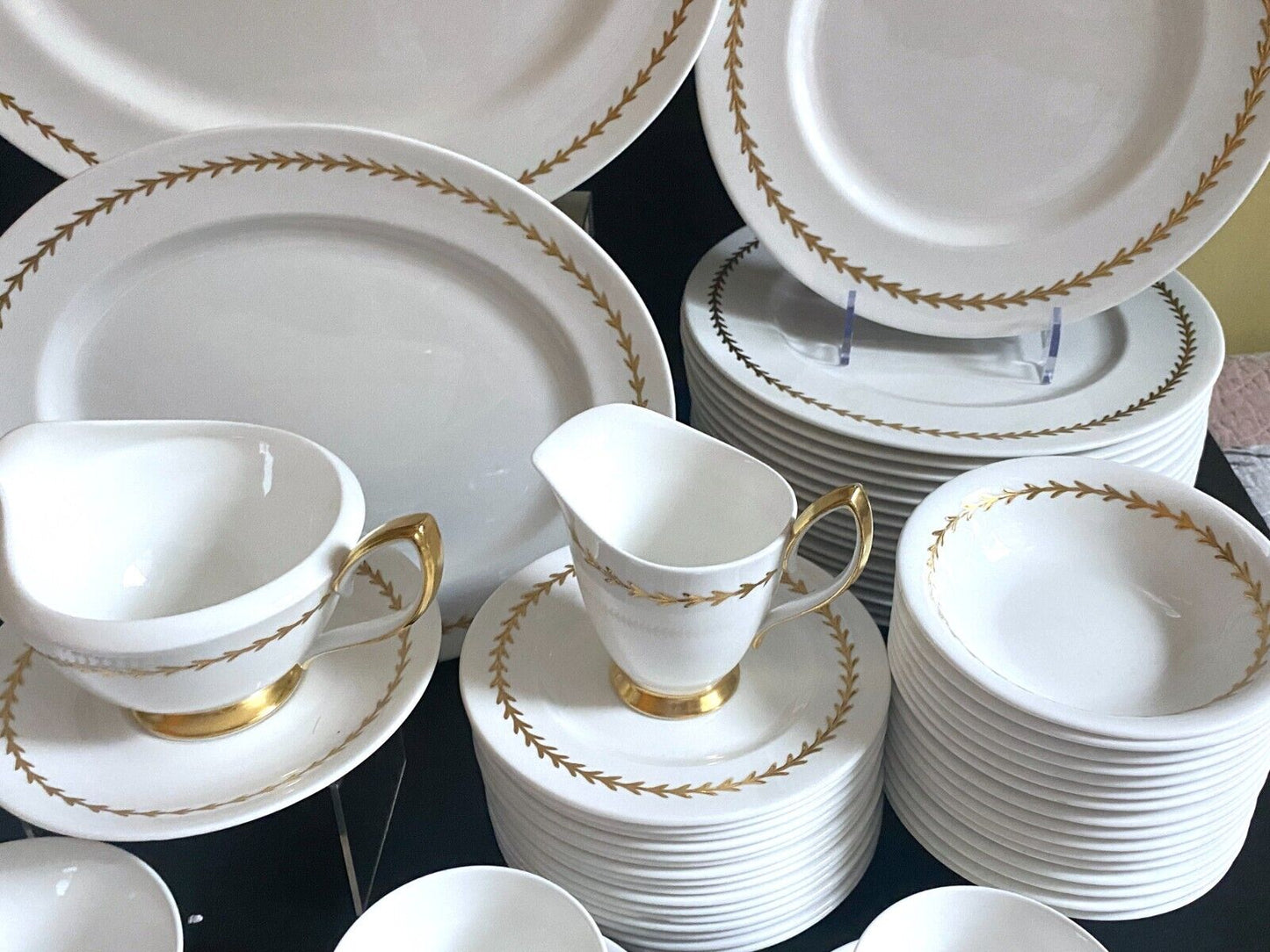 Serve 16 Royal Albert White w/ gold gilt bone china dinner service, 95pcs, MINT