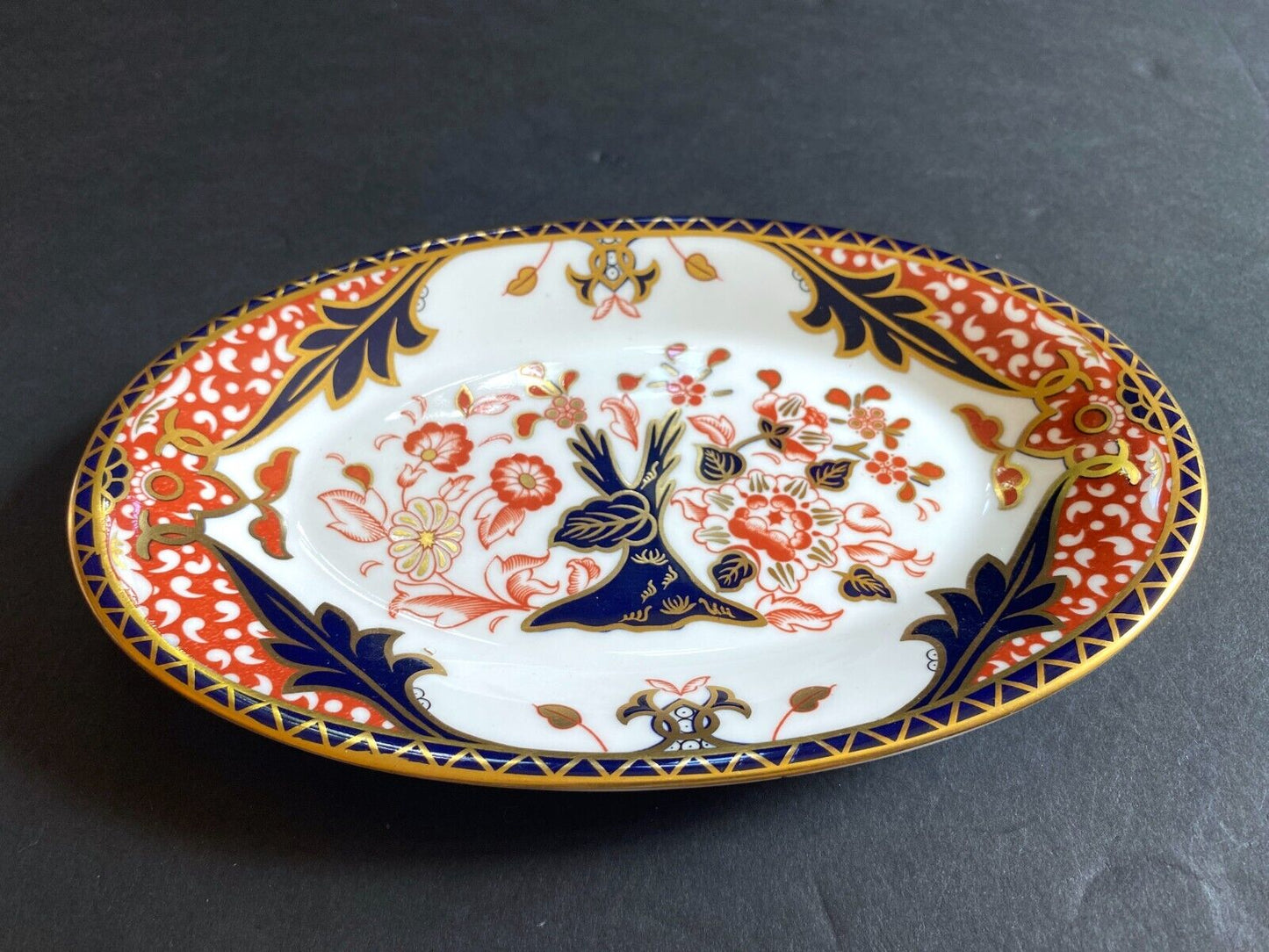 Royal Crown Derby "Kings" pattern (#383) Gravy boat/sauce bowl with underplate