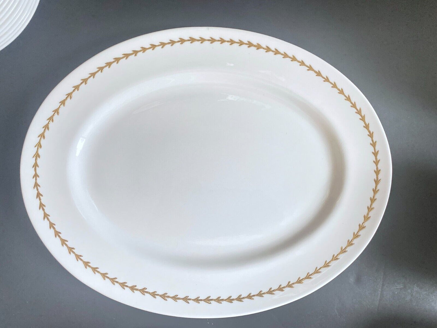 Serve 16 Royal Albert White w/ gold gilt bone china dinner service, 95pcs, MINT